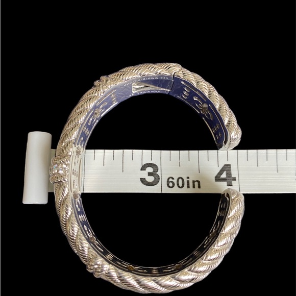 Judith Ripka, sterling silver cuffed hinged bracelet with diamonique sparkle - Picture 7 of 9